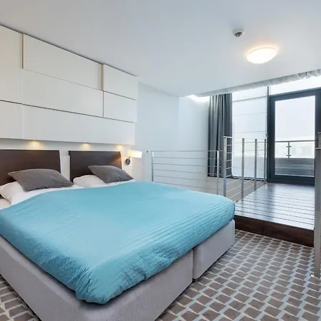Penthouse Marine Seaview - By Jantar